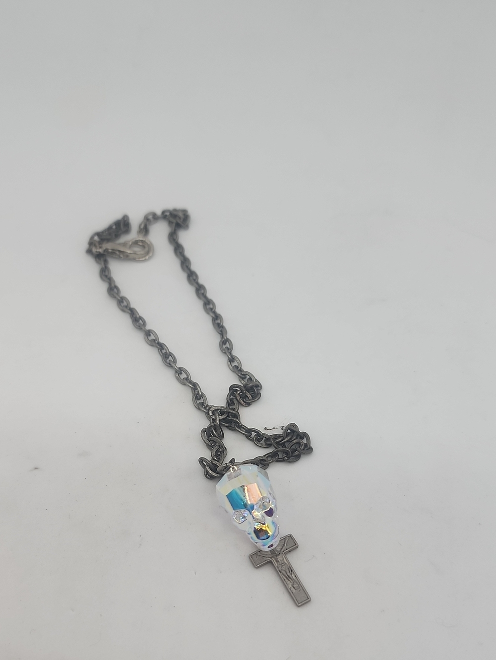 GASOLINE GLAMOUR BADLANDS OPAL AB SKULL & CROSS NECKLACE💀☠️